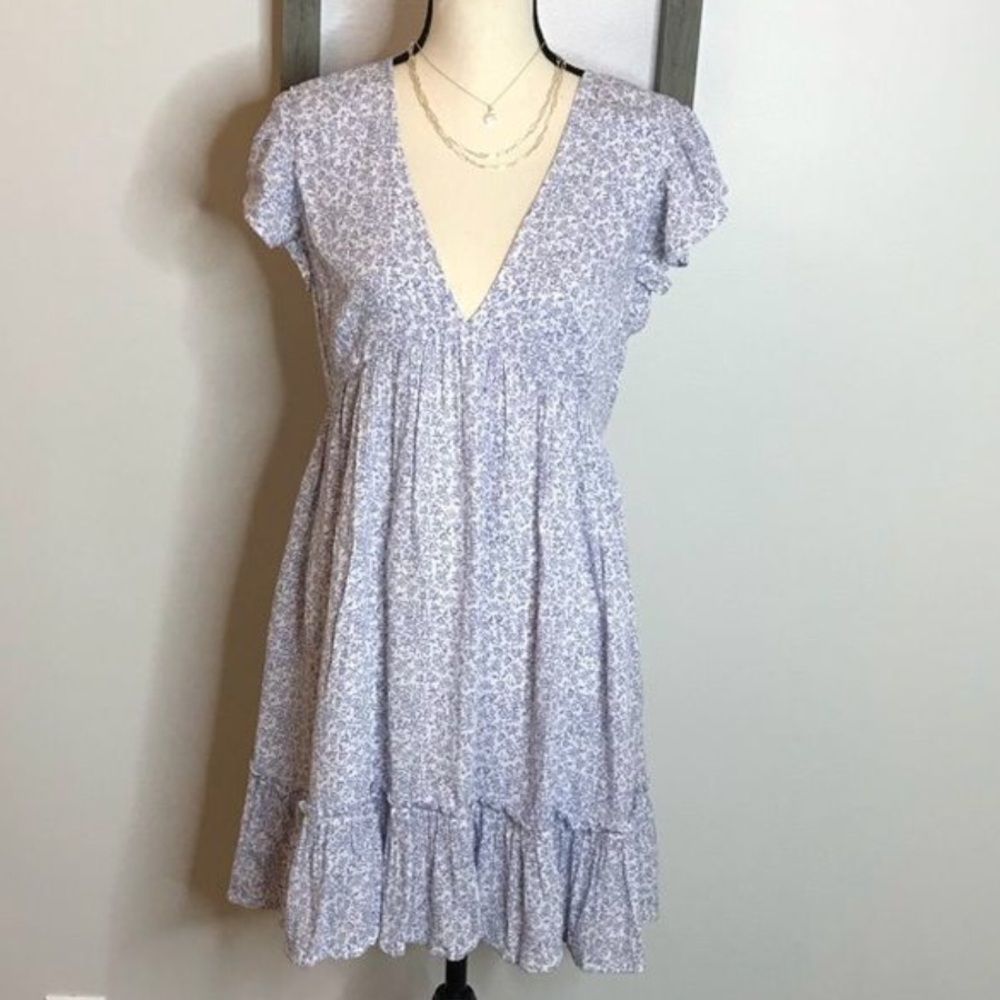 COTTON CANDY LA • SIZE: M • FUN AND FLIRTY BLUE & WHITE FLORAL LINED MIN…